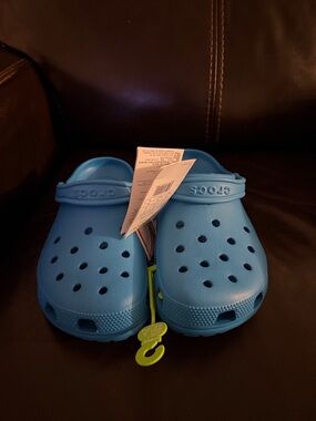 CROCS Classic Clog in Blue